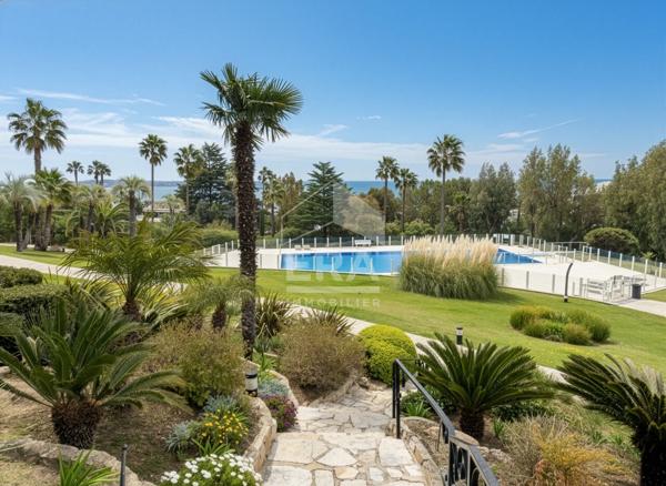 Limite SuperCannes - Vue Mer 2 Pièces