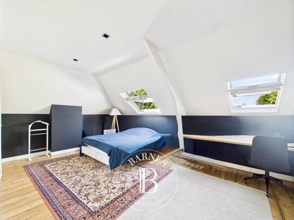Villeneuve-d'Ascq, Maison 6 Chambres -  285 m² à vendre
