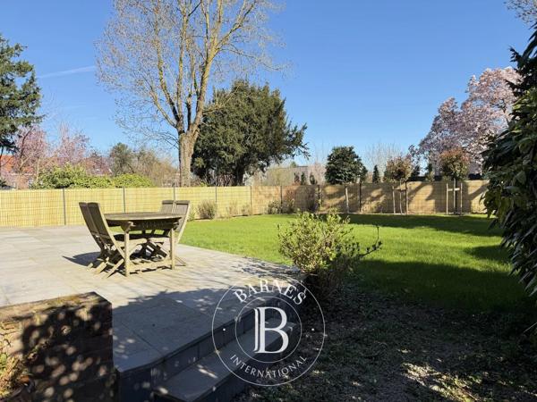 Villeneuve-d'Ascq, Maison 6 Chambres -  285 m² à vendre