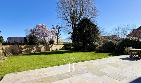 Villeneuve-d'Ascq, Maison 6 Chambres -  285 m² à vendre