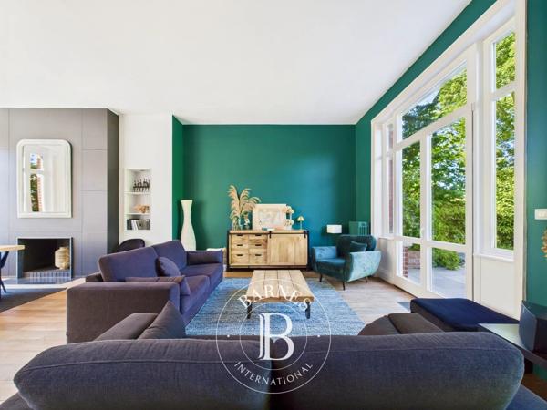 Villeneuve-d'Ascq, Maison 6 Chambres -  285 m² à vendre