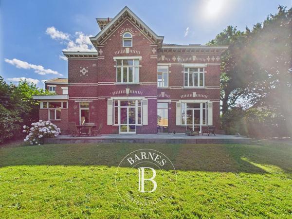 Villeneuve-d'Ascq, Maison 6 Chambres -  285 m² à vendre