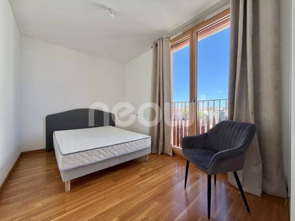 Duplex meublé dernier étage 107 m² avec terrasse de 130 m² et piscine, Lyon 7e