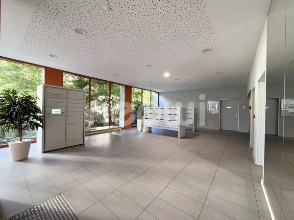 Duplex meublé dernier étage 107 m² avec terrasse de 130 m² et piscine, Lyon 7e