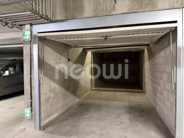 Duplex meublé dernier étage 107 m² avec terrasse de 130 m² et piscine, Lyon 7e