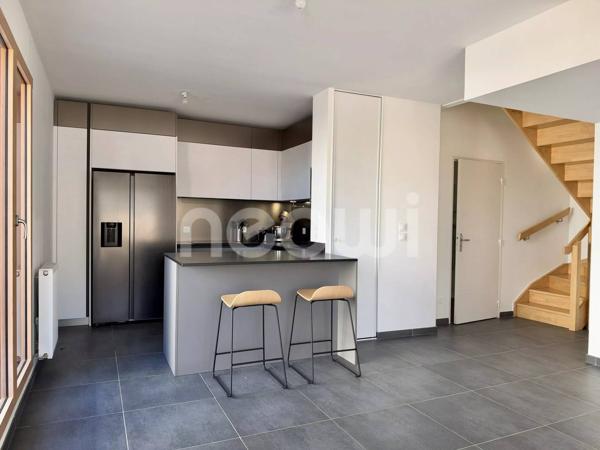 Duplex meublé dernier étage 107 m² avec terrasse de 130 m² et piscine, Lyon 7e
