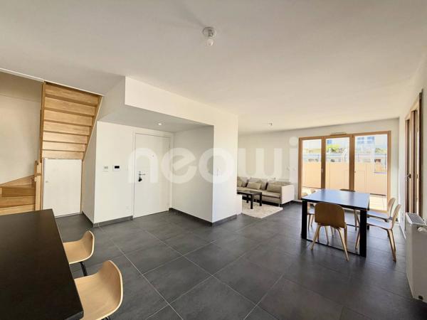 Duplex meublé dernier étage 107 m² avec terrasse de 130 m² et piscine, Lyon 7e