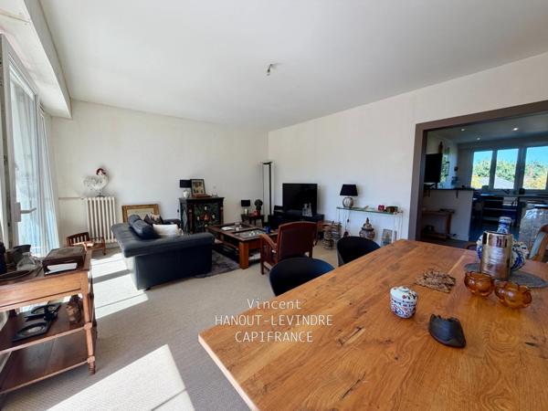 APPARTEMENT 4 PIÈCES – 3 CHAMBRES – BALCON, CAVE ET GARAGE – AVRILLÉ VAL D’OR