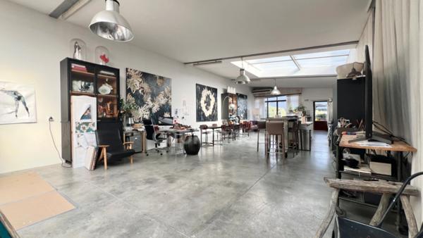 Loft d’artiste plain-pied - Local toutes activités à vendre AIGUES MORTES (30)