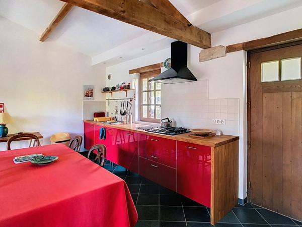 Magnifique ensemble en pierre avec gîte et studio