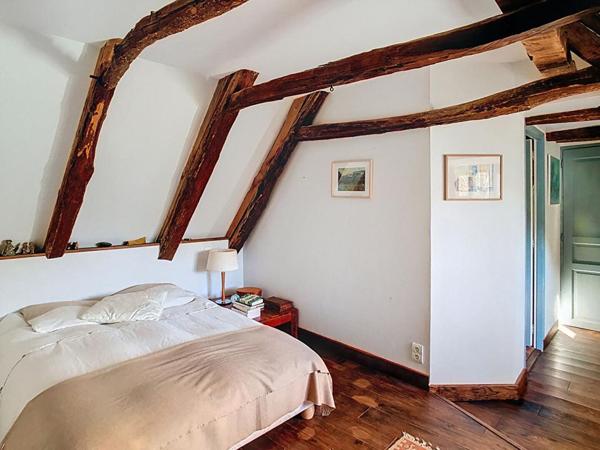 Magnifique ensemble en pierre avec gîte et studio