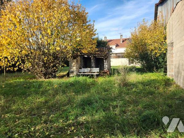 À VENDRE À CHAMPIGNOL-LEZ-MONDEVILLE - MAISON FAMILIALE AVEC HANGAR DE 200 M²

Située à Champ...