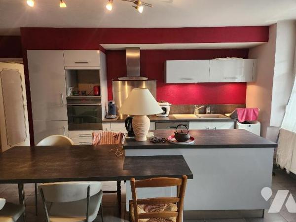 À VENDRE À CHAMPIGNOL-LEZ-MONDEVILLE - MAISON FAMILIALE AVEC HANGAR DE 200 M²

Située à Champ...