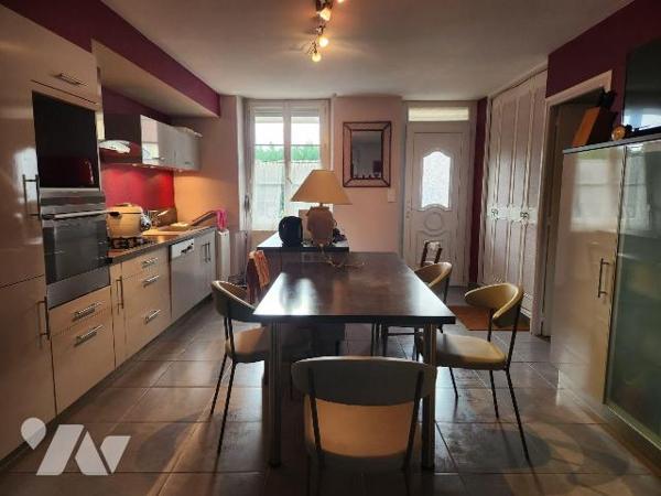 À VENDRE À CHAMPIGNOL-LEZ-MONDEVILLE - MAISON FAMILIALE AVEC HANGAR DE 200 M²

Située à Champ...