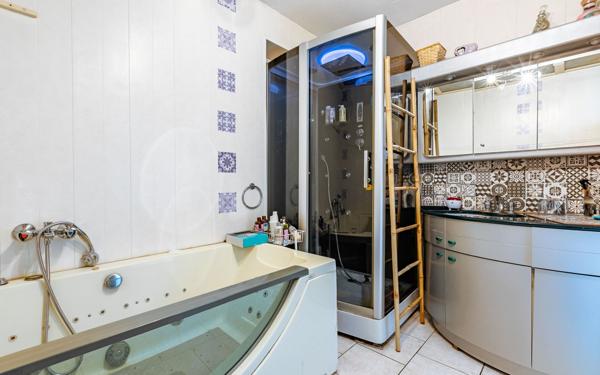 Maison à vendre    6 pièces •  Saint-Quentin