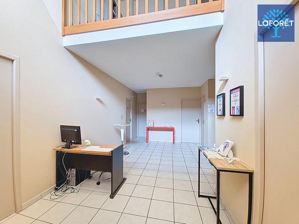 Location local commercial Taluyers - 132 m² - 1 826 €/mois