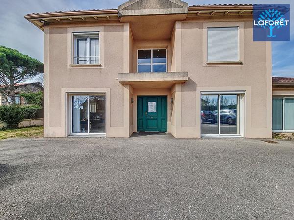 Location local commercial Taluyers - 132 m² - 1 826 €/mois