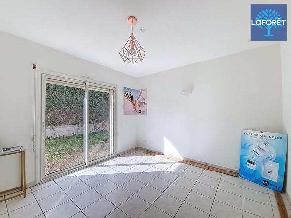 Location local commercial Taluyers - 132 m² - 1 826 €/mois