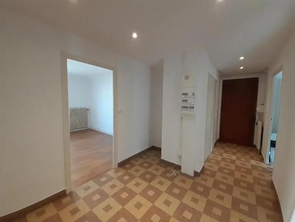 Appartement à louer 3 pièces 72.68m²