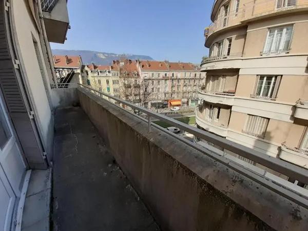 Appartement à louer 3 pièces 72.68m²