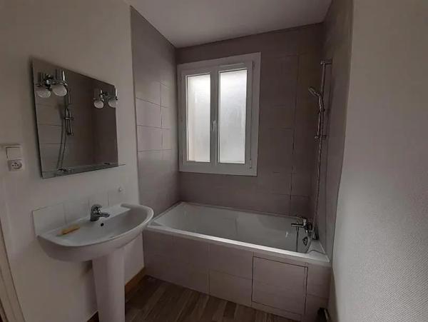 Appartement à louer 3 pièces 72.68m²