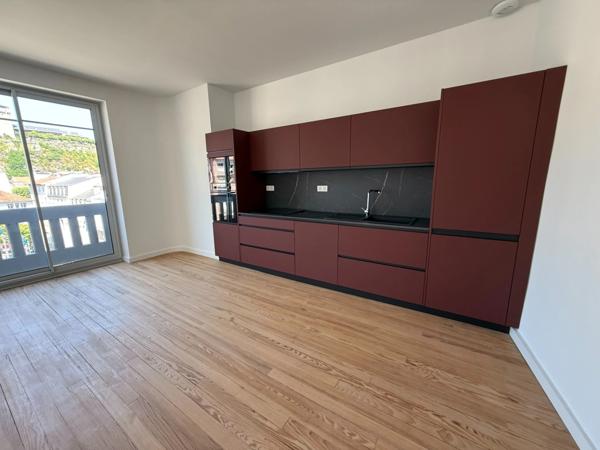 Appartement Bourgeois T4 dans résidence avec ascenseur