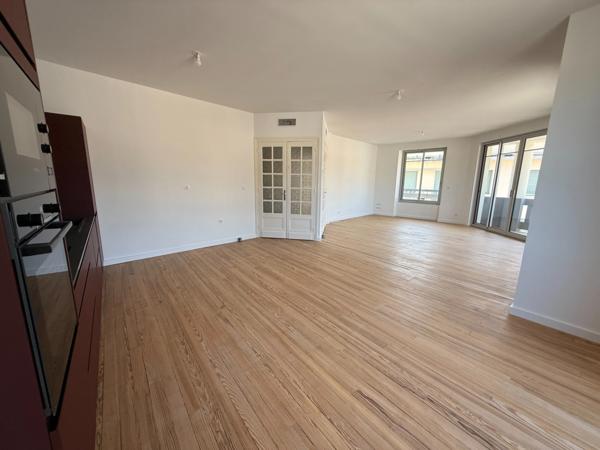 Appartement Bourgeois T4 dans résidence avec ascenseur