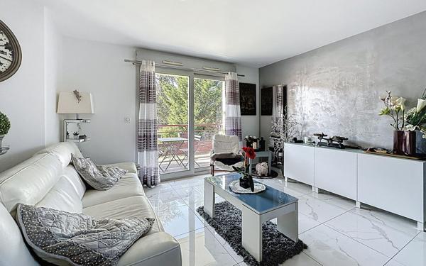 Appartement à vendre    3 pièces • 64 m2 Mornant