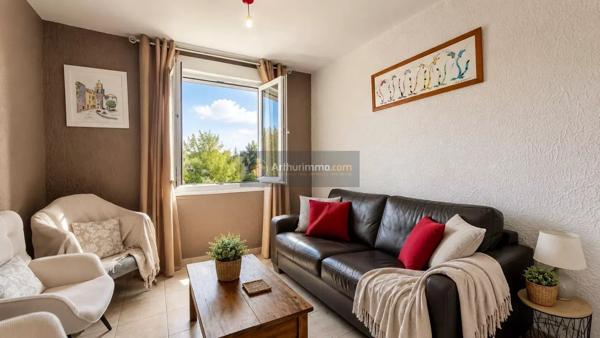 Vente                                                      Appartement
                        
                     4 pièces                      72 m2                     à Fréjus