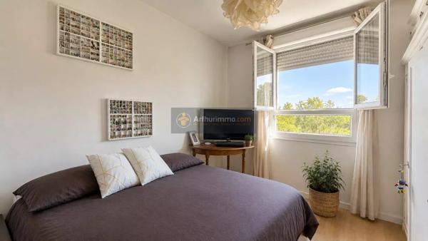 Vente                                                      Appartement
                        
                     4 pièces                      72 m2                     à Fréjus