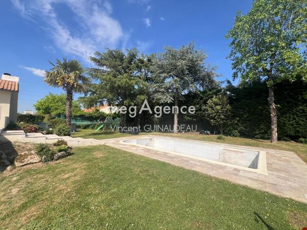 Maison à CHOLET, 49300 - 7 pièces 197m²