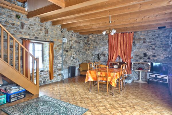 Lanvollon (22290) Beau potentiel pour cette longère en pierre à rénover