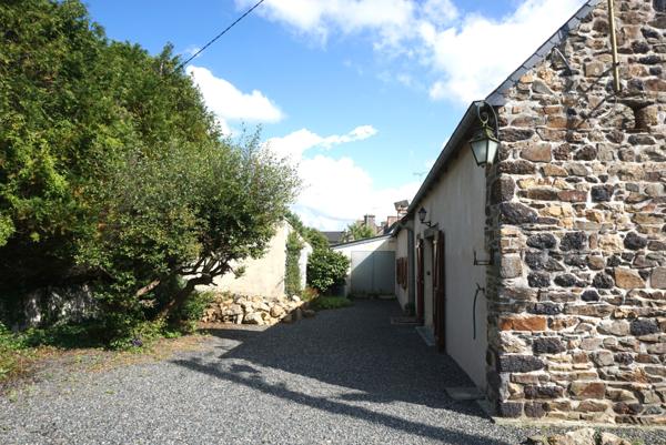 Lanvollon (22290) Beau potentiel pour cette longère en pierre à rénover