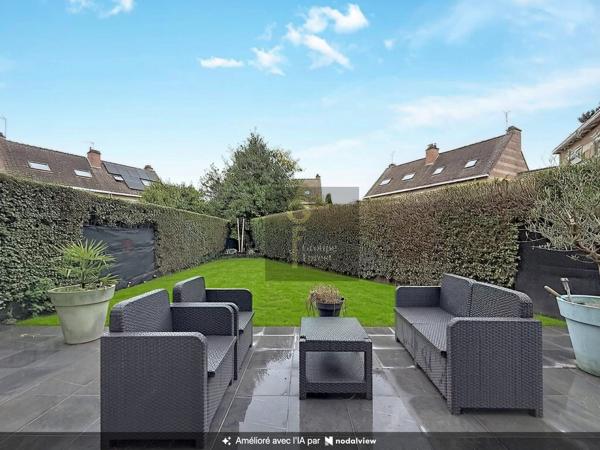 Marcq en Baroeul-Mairie, superbe maison semi-individuelle de 111 m2 beau séjour 4 ch et 2 salles de bains Garage