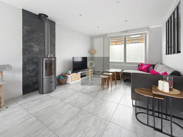 Marcq en Baroeul-Mairie, superbe maison semi-individuelle de 111 m2 beau séjour 4 ch et 2 salles de bains Garage