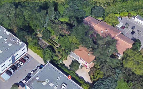 Maison à vendre    5 pièces •  Entraigues-sur-la-Sorgue