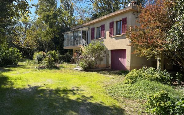 Maison à vendre    5 pièces •  Entraigues-sur-la-Sorgue