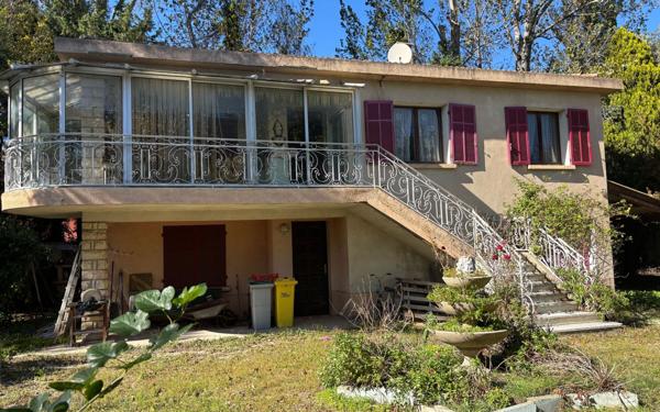 Maison à vendre    5 pièces •  Entraigues-sur-la-Sorgue