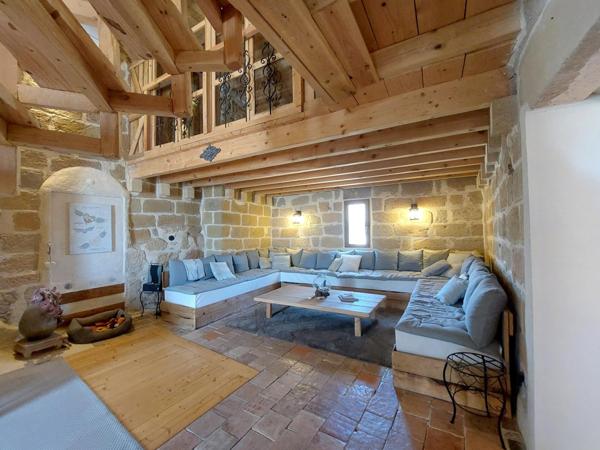 Montagnac - Maison de Caractère - 5 Pièces 140 m²
