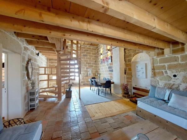 Montagnac - Maison de Caractère - 5 Pièces 140 m²
