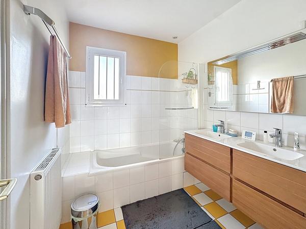 Maison familiale 5 chambres au calme dans son impasse