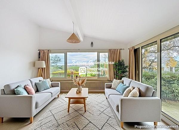 Montagne : Maison en pierre dans un hameau avec VUE