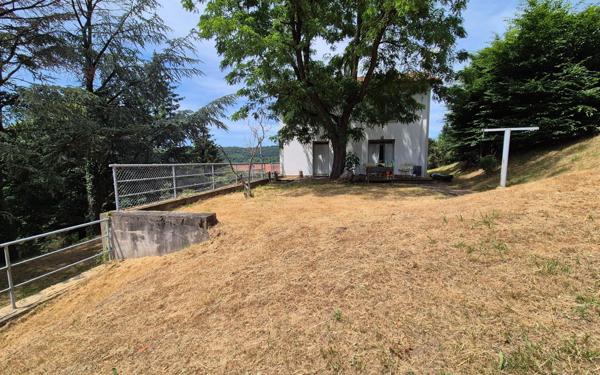 Immeuble à vendre    6 pièces •  Le Chambon-Feugerolles