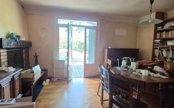 Immeuble à vendre    6 pièces •  Le Chambon-Feugerolles