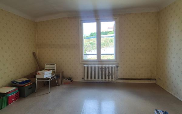 Immeuble à vendre    6 pièces •  Le Chambon-Feugerolles