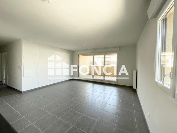 Location Appartement 3 pièces 67.71 m² - 44 AVENUE RENE CASSAGNE Cenon 33150