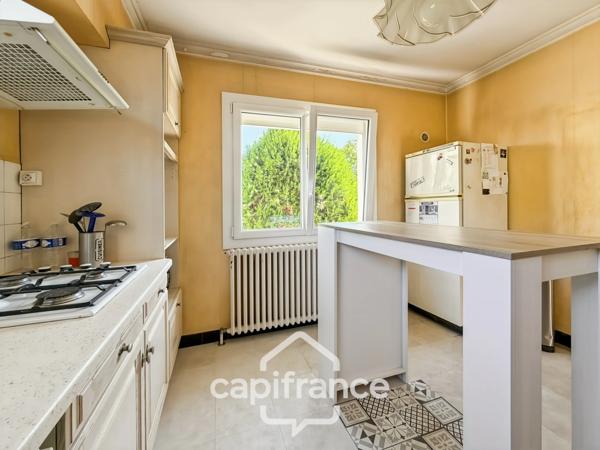 Maison à BOURG DE PEAGE (26) sur terrain de 659 m² proche du centre ville,