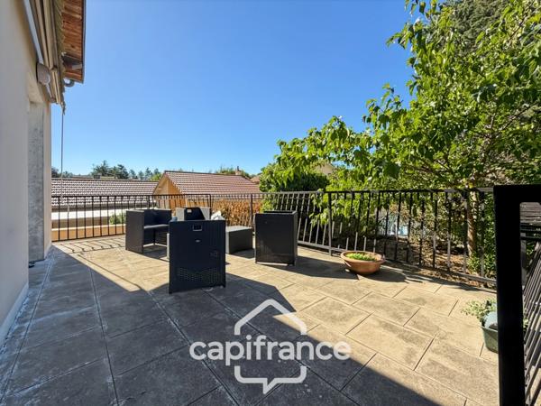 Maison à BOURG DE PEAGE (26) sur terrain de 659 m² proche du centre ville,
