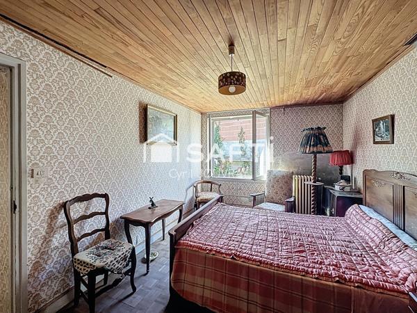 Maison et annexe à rénover à prix abordable sur un terrain d'environ 2000 m²