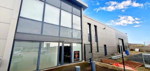 Location Local commercial 12 pièces 543 m2 à Saint-Jean-du-Cardonnay